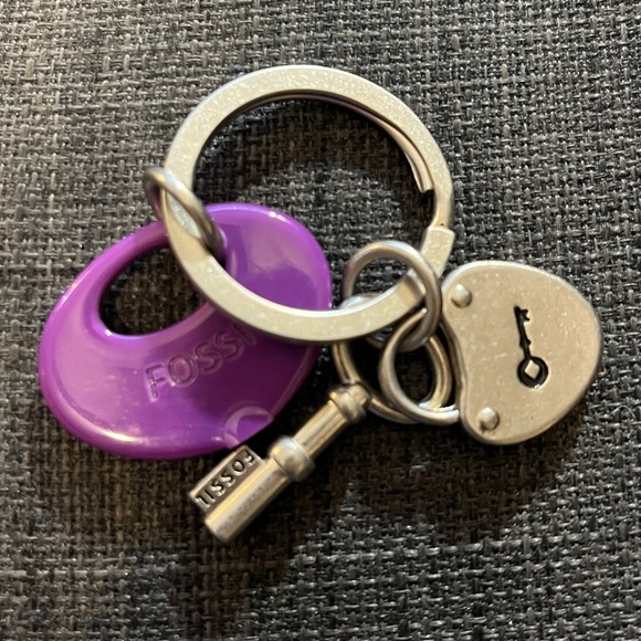 Fossil Key-per Silver Lock & Key Keychain - Picture 4 of 7
